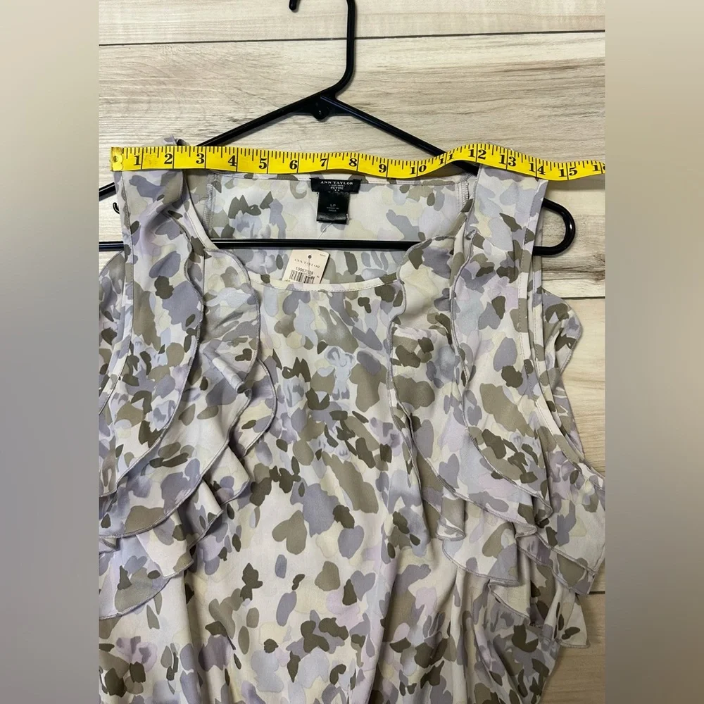 New Ann Taylor Blouse - Picture 8 of 11